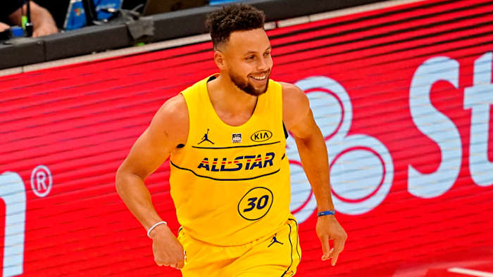 Team LeBron guard Stephen Curry of the Golden State Warriors